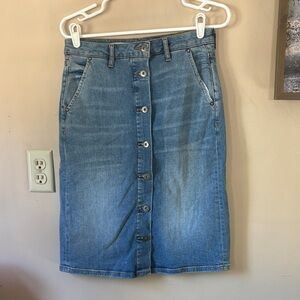Anthropologie | Pilcro Lightwash Denim Button-Front Pencil Skirt Size 4